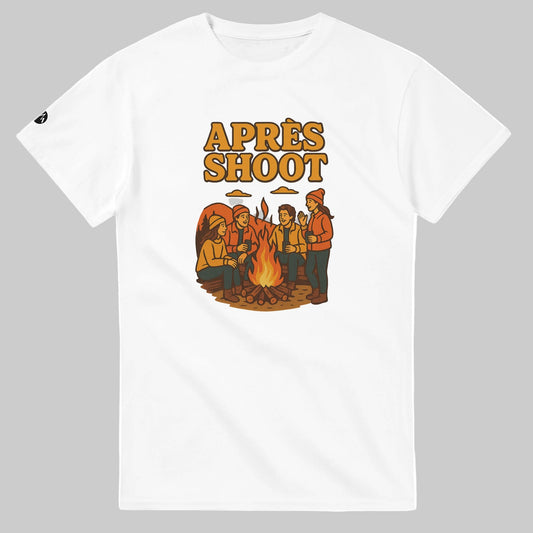 TrapCrackshots Après Shoot T-shirt white – clay shooting shirt for men and women. Captures the feeling after the last clay, celebrating camaraderie, evening stories, and relaxation.